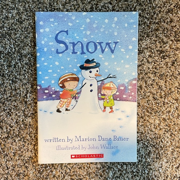 Scholastic Children’s Book Collection on Weather: Rain, Clouds, Wind, and Snow. - Picture 8 of 9